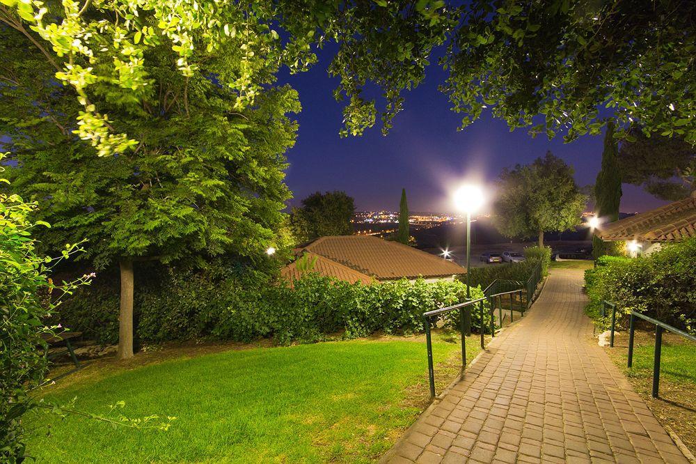 Shoresh Green Hills Family Suites Hotel Exterior foto