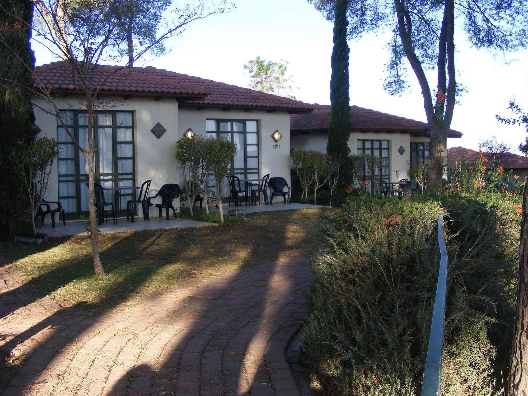 Shoresh Green Hills Family Suites Hotel Exterior foto