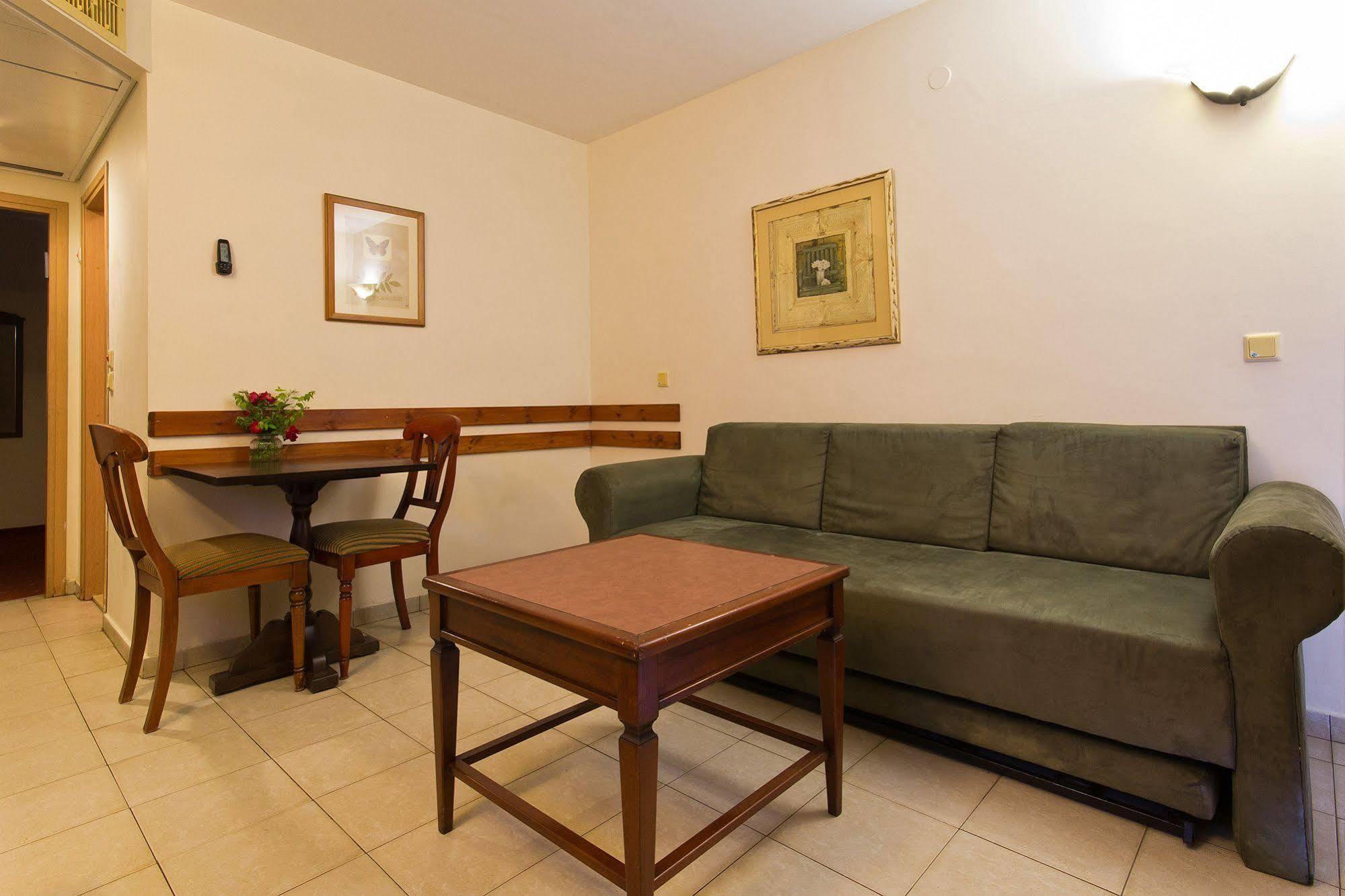 Shoresh Green Hills Family Suites Hotel Exterior foto
