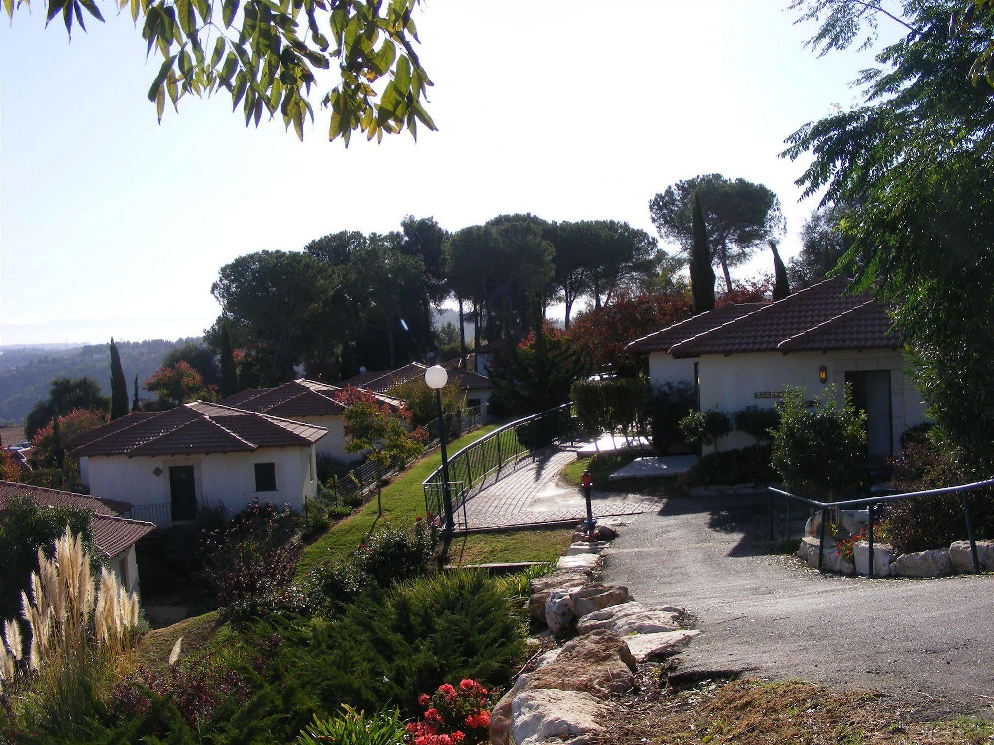 Shoresh Green Hills Family Suites Hotel Exterior foto