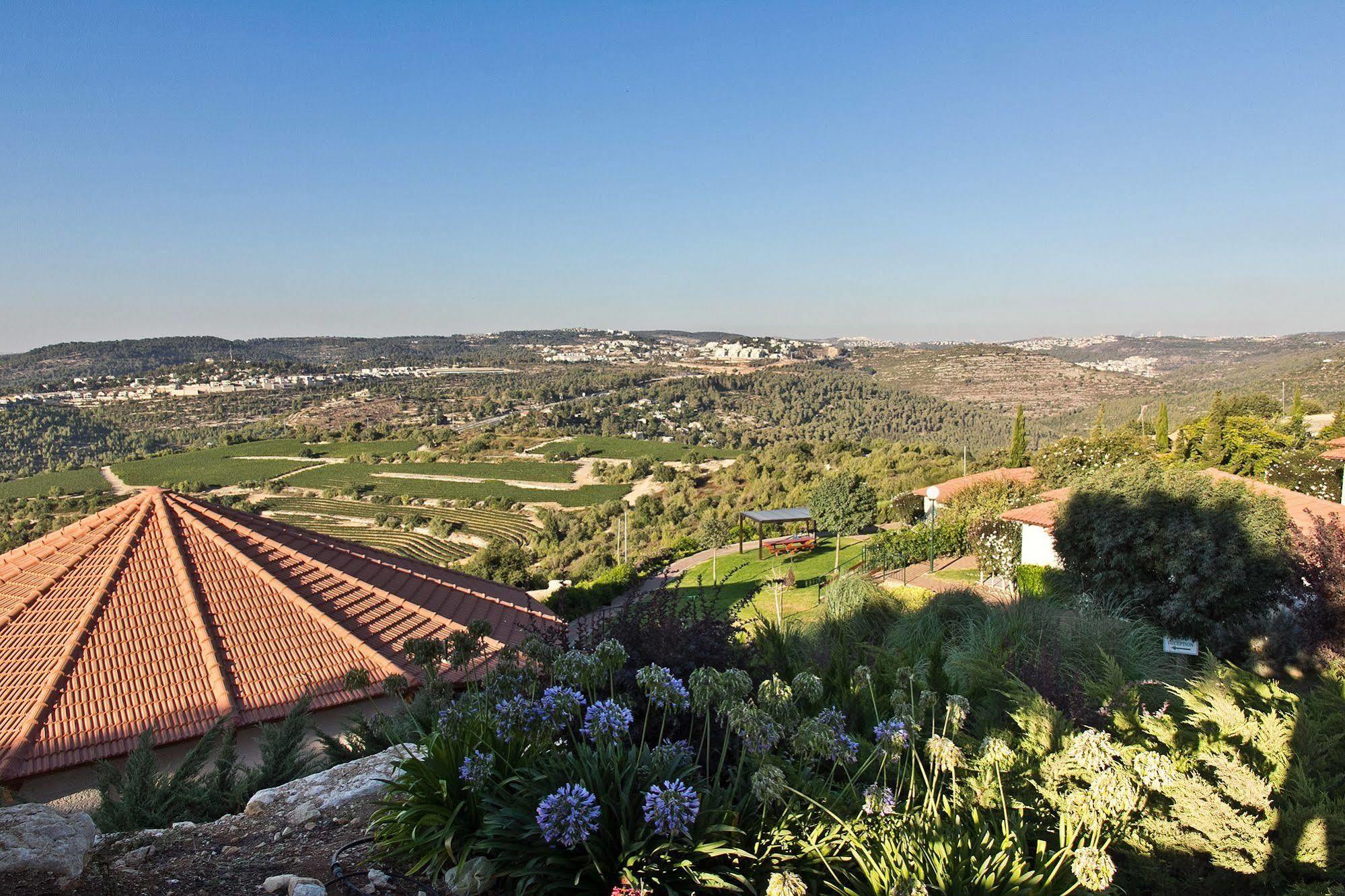Shoresh Green Hills Family Suites Hotel Exterior foto