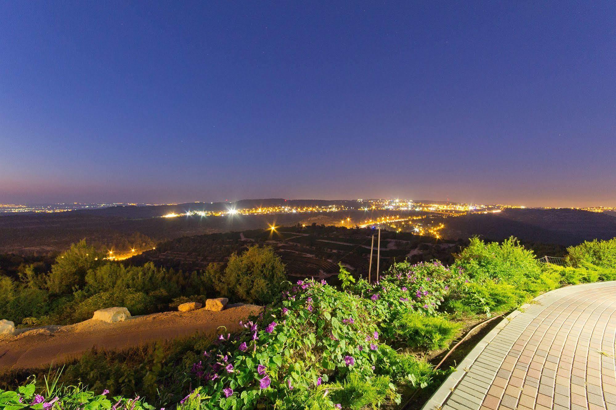 Shoresh Green Hills Family Suites Hotel Exterior foto